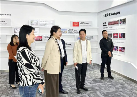 热烈欢迎瑶海区范区长等领导一行来访和记官网股份有限公司参观指导！